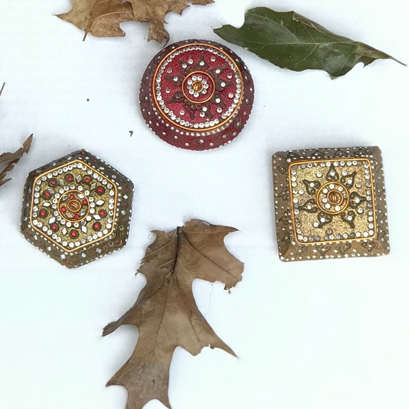 Home Accent Decor - Small gold and Rose colored - Picture 3 of 4